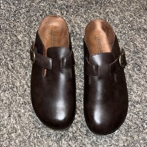Women Eastland Brown Leather Slip-On Shoes